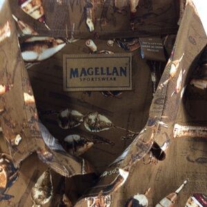 Magellan Outdoors Brown Fishing-Themed Men's Shirt Medium. #338